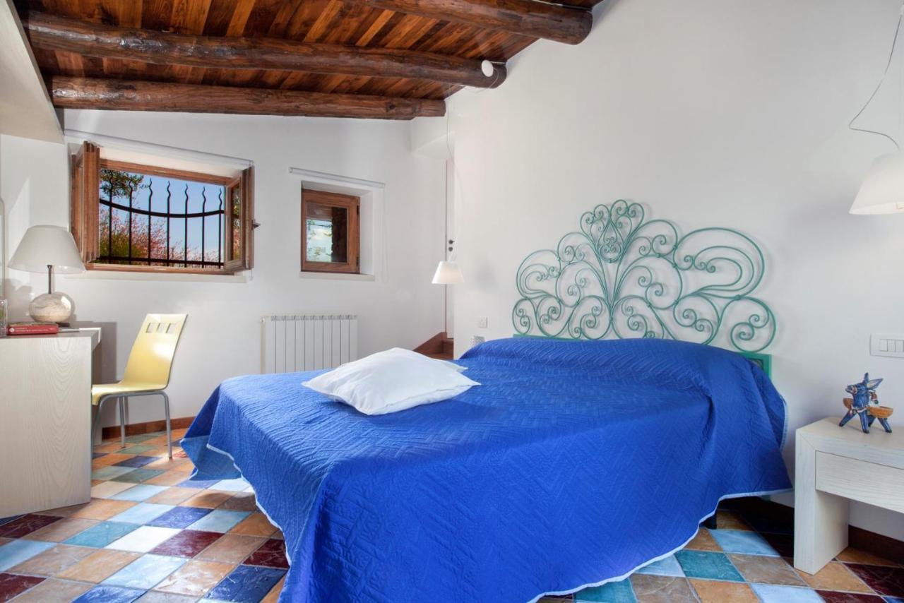 Villa Rusella With Terrace & Breathless Sea Views ماسّا لوبْرينسِ المظهر الخارجي الصورة